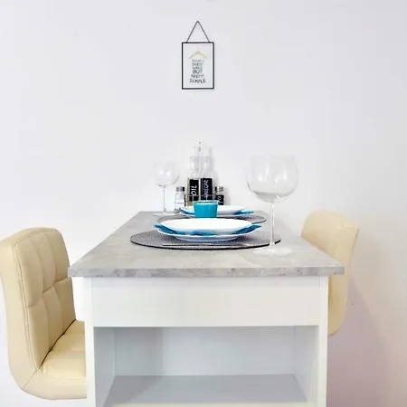 Studio Apartman Holiday 3*