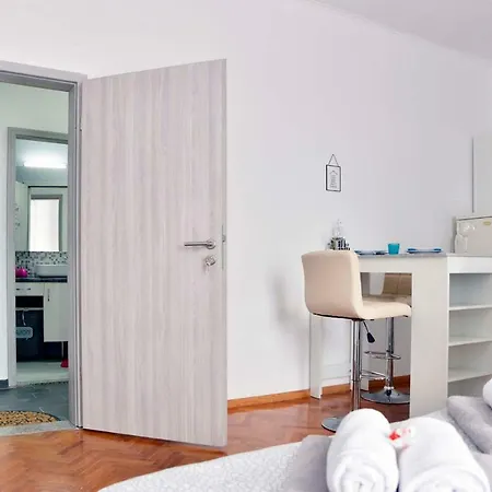 Studio Apartman Holiday Pula